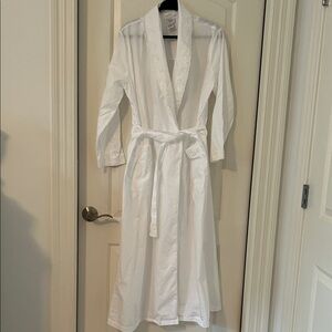 Cabernet White Embroidered Robe